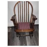 Wooden Windsor-Style Glider Rocking Chair with Cushion