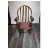Wooden Windsor-Style Glider Rocking Chair with Cushion