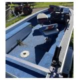 1993 Alumacraft Classic Deluxe 16