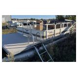 1999 Weres Sportsman 20’ pontoon with NO trailer and Johnson 28 motor.  Floor and furniture in good condition.