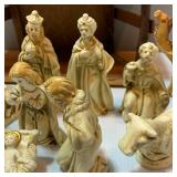 Gorgeous Classic Creche Set - Manger Scene and extras