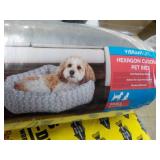 Vibrant Life Hexagon Cuddler Pet Be...