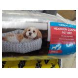 Vibrant Life Hexagon Cuddler Pet Be...