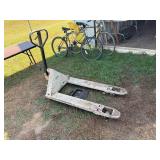 MANAUL PALLET JACK