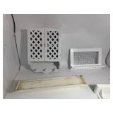 Wall Decor/Shelfs