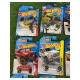 24 Hot Wheels