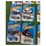 24 Hot Wheels