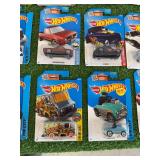 24 Hot Wheels