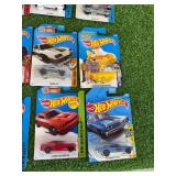 24 Hot Wheels