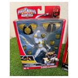 Power Rangers Armored Mighty Morphin Whiter Ranger, Deluxe Robo Knight Power Ranger & Armored Mighty Morphin Green Ranger