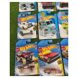 24 Hot Wheels