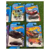 24 Hot Wheels