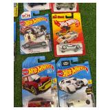 24 Hot Wheels