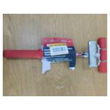 ROBERTS 7.5 in. W x 1.5 in. D Power-Lok Extendible Sheet Vinyl VCT and Linoleum Flooring Roller with Adjustable Handle