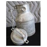 SMALL METAL CREAM CAN