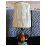 GORGEOUS VINTAGE AMBER GLASS LAMP
