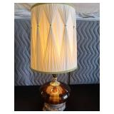 GORGEOUS VINTAGE AMBER GLASS LAMP