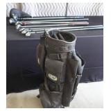 SET OF GOLF CLUBS