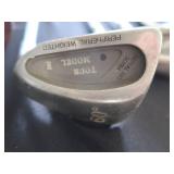 SET OF GOLF CLUBS