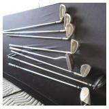 SET OF GOLF CLUBS