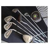 SET OF GOLF CLUBS
