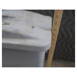 RUBBERMAID COMMERCIAL CAN WITH LID