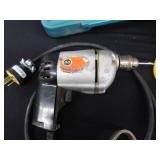 CORDLESS MAKITA DRIVER DRILL /PLUS LIGHT AND MORE