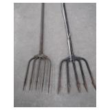 2 FISHING SPEARS