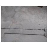 2 FISHING SPEARS