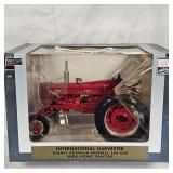 1/16 International 300 Spec Cast Tractor