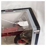 1/16 International 300 Spec Cast Tractor