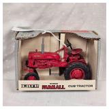 1/16 Farmall Cub Tractor