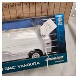 1:18 1983 GMC Vandura Van
