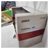 1:16 Farmall 200 Tractor