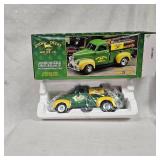 1:24 John Deere Dealership 1947 Studebaker