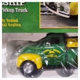 1:24 John Deere Dealership 1947 Studebaker