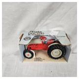 1:16 Ford 8N Tractor