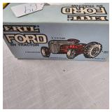 1:16 Ford 8N Tractor