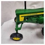 1:!6 John Deere 720 Wide Front Tractor
