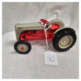 1:16 Ford Wide Front Tractor