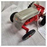 1:16 Ford Wide Front Tractor