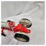 1:16 Ford Wide Front Tractor