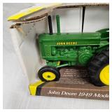 1:16 1949 John Deere AR Tractor