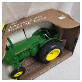 1:16 1949 John Deere AR Tractor