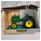 1:!6 John Deere Model LA Tractor