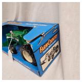 1/16 Farm Country Tractor Loader Combo