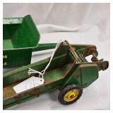 Vintage John Deere Spreaders(2)