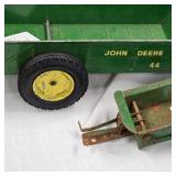 Vintage John Deere Spreaders(2)