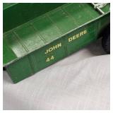 Vintage John Deere Spreaders(2)