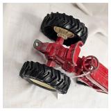 Vintage International Tractor 1/16